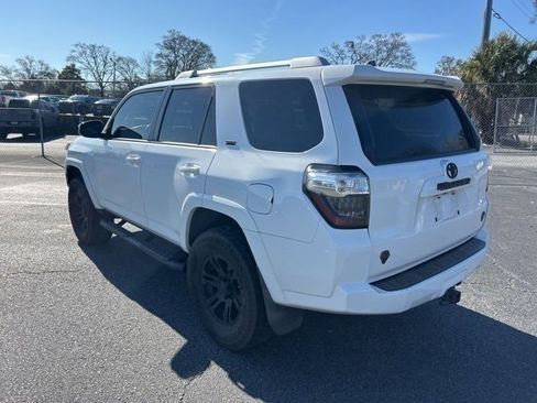 Used 2017 Toyota 4Runner SR5 image 3