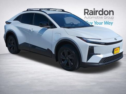Used 2026 Toyota C-HR AWD/4WD image 1