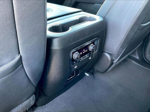 Used 2023 Chevrolet Suburban Premier AWD/4WD image 24