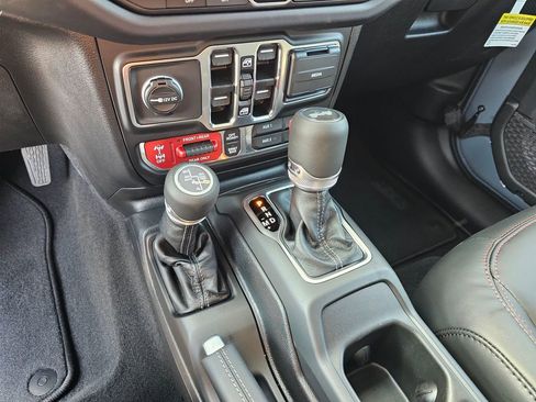 New 2025 Jeep Wrangler Unlimited Rubicon image 22