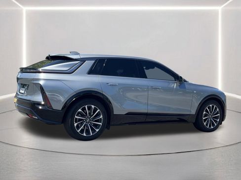 Used 2024 Cadillac Lyriq Sport RWD image 29