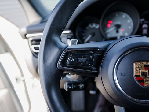 Certified 2024 Porsche Macan S image 17