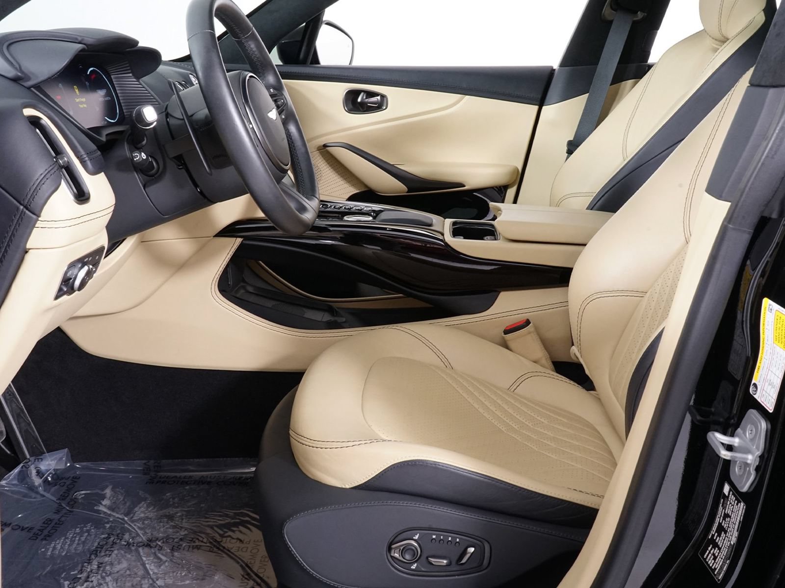 Used 2023 Aston Martin DBX AWD/4WD image 5