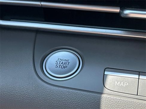 Used 2024 Hyundai Elantra SEL w/ Convenience Package image 34