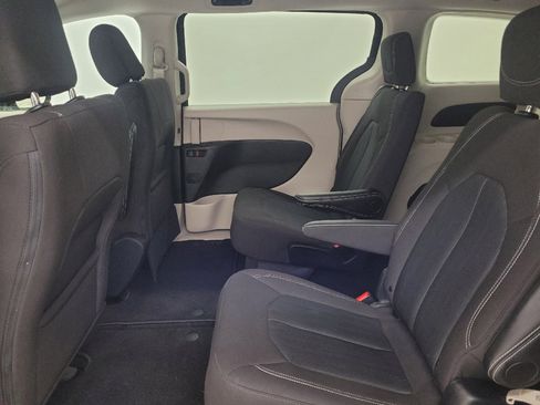 Used 2024 Chrysler Voyager LX FWD image 18