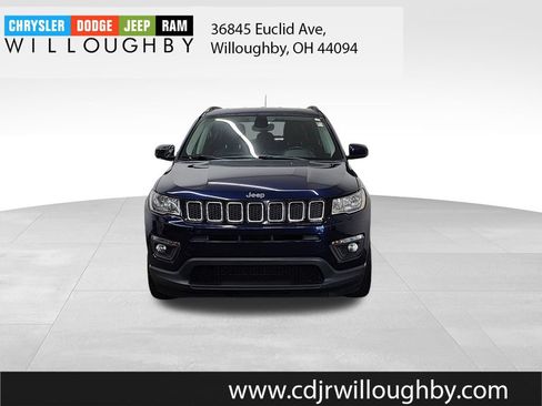 Used 2018 Jeep Compass Latitude FWD image 2