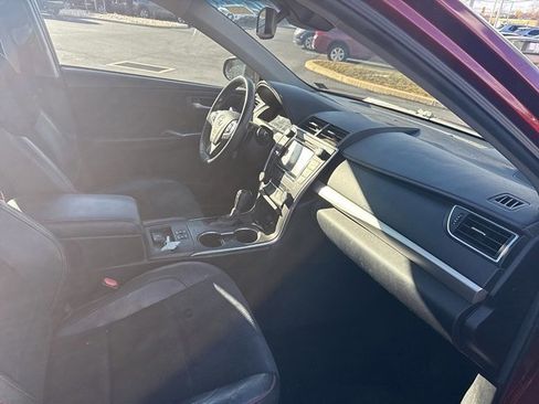 Used 2015 Toyota Camry XSE image 15
