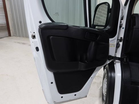 Used 2024 RAM ProMaster 2500 w/ Convenience Group FWD image 21