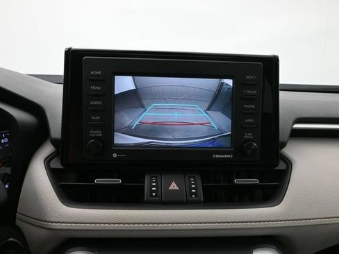 Used 2020 Toyota RAV4 XLE Premium FWD image 18