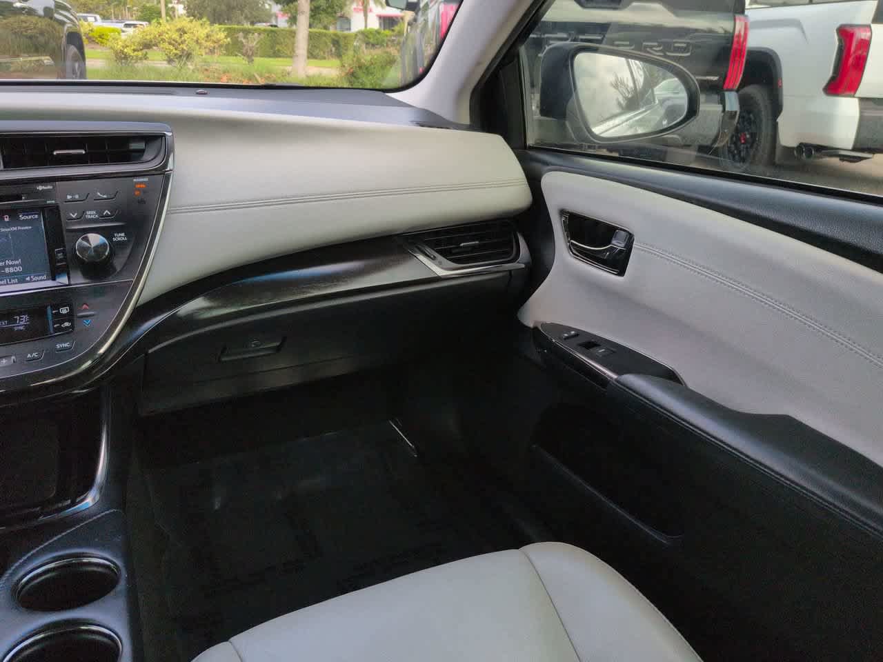 Used 2018 Toyota Avalon XLE Premium FWD image 16