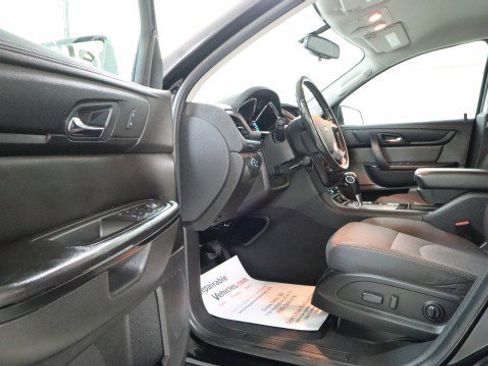 Used 2017 Chevrolet Traverse LT AWD/4WD image 9