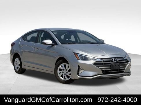 Used 2020 Hyundai Elantra SE FWD image 2