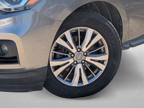 Used 2019 Nissan Pathfinder SL image 21