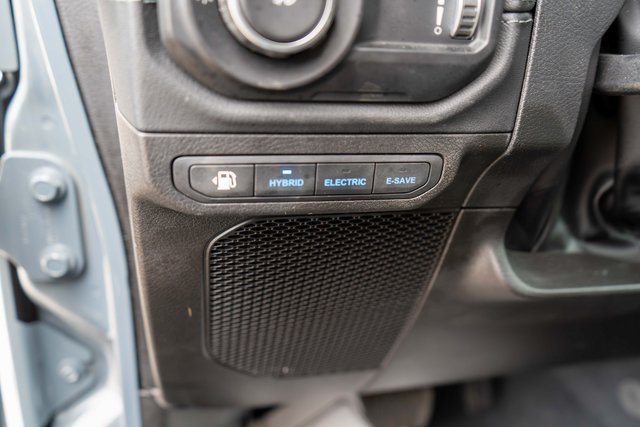 Used 2024 Jeep Wrangler Unlimited Sahara w/ Technology Group AWD/4WD image 18