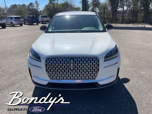 Used 2024 Lincoln Corsair FWD image 2