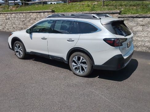 Used 2022 Subaru Outback Touring AWD/4WD image 7