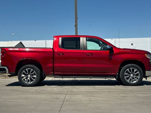Used 2023 Chevrolet Silverado 1500 LT AWD/4WD image 9