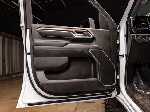 Used 2025 Chevrolet Silverado 3500 LT w/ Convenience Package image 26