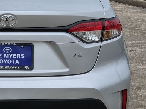 Used 2025 Toyota Corolla LE FWD image 9