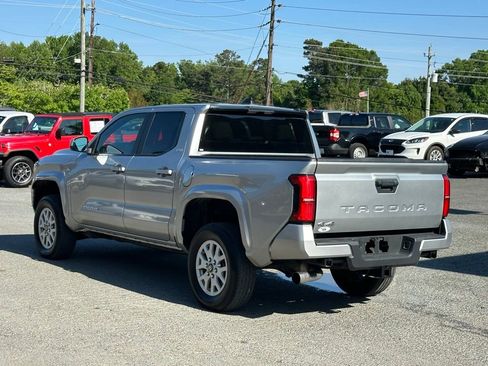 Used 2024 Toyota Tacoma SR5 AWD/4WD image 7