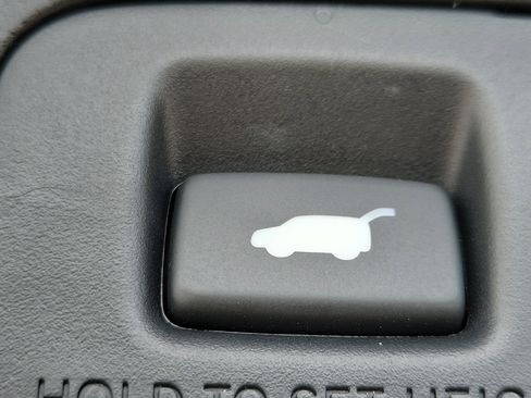 Used 2024 Honda CR-V EX-L image 8