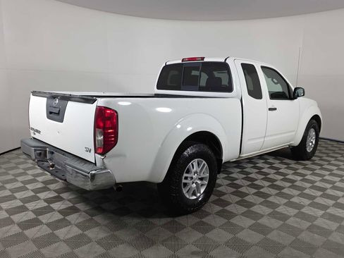 Used 2019 Nissan Frontier SV image 6