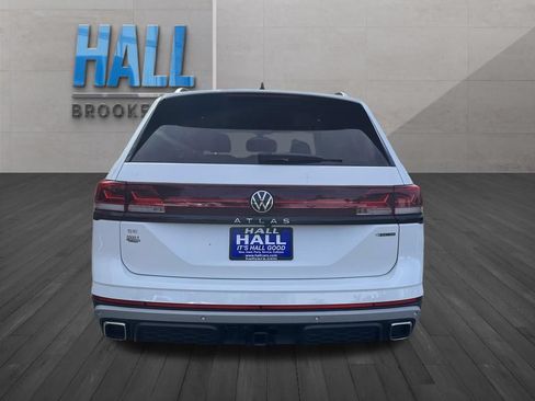 Certified 2024 Volkswagen Atlas Peak Edition SE AWD/4WD image 5