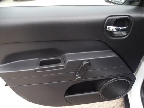 Used 2015 Jeep Patriot Sport image 11