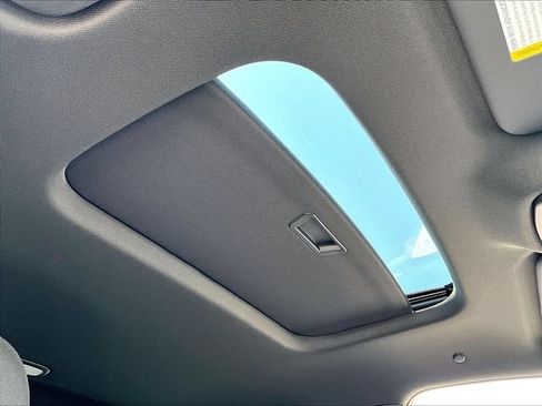New 2026 Chevrolet Trax RS w/ Sunroof Package FWD image 26