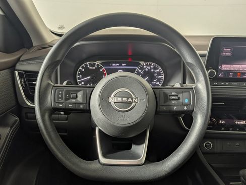 Used 2023 Nissan Rogue SV FWD image 16