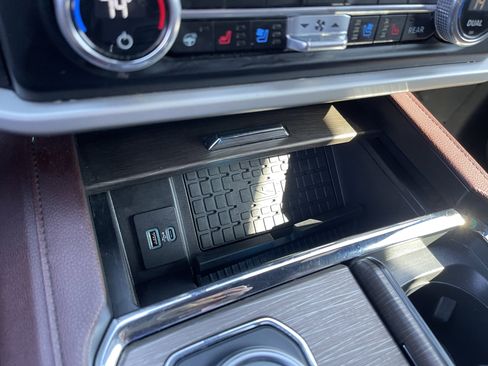 Used 2023 Ford Expedition Max Limited image 29