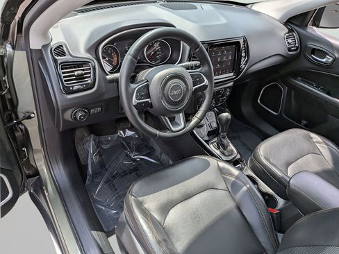 Used 2018 Jeep Compass Limited w/ Navigation Group AWD/4WD image 14