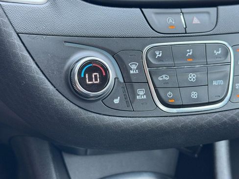 Used 2025 Chevrolet Malibu LT FWD image 19