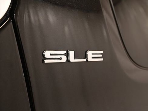 Used 2017 GMC Acadia SLE image 20