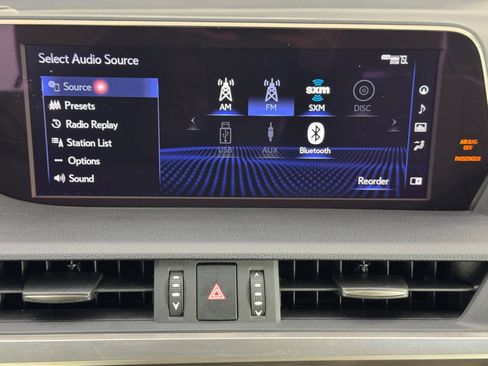 Used 2020 Lexus ES 300h w/ Premium Package image 27