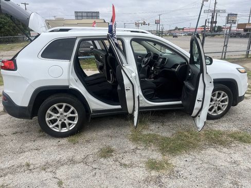 Used 2015 Jeep Cherokee Latitude FWD image 19