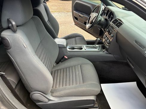 Used 2011 Dodge Challenger RWD image 16