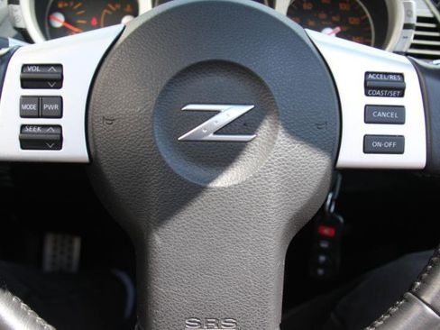 Used 2006 Nissan 350Z Touring RWD image 25