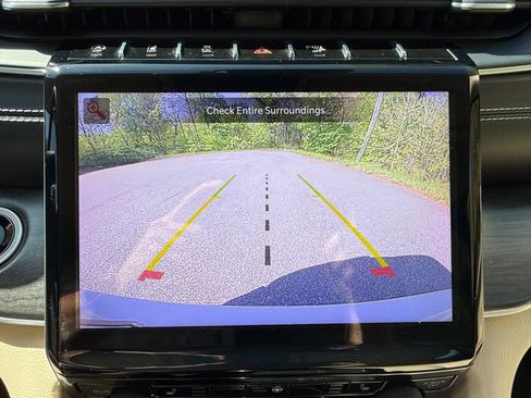 Used 2022 Jeep Grand Cherokee L Limited image 27