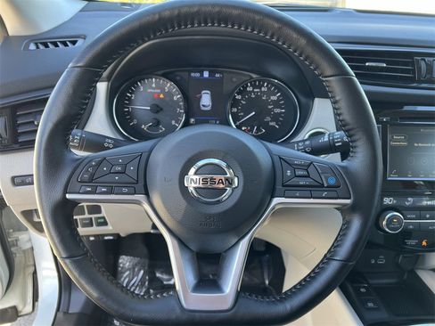 Certified 2022 Nissan Rogue Sport SL image 11