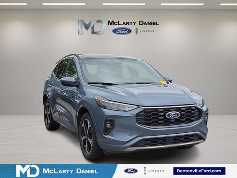Used 2023 Ford Escape ST-Line Select w/ Tech Pack #2 AWD/4WD image 1