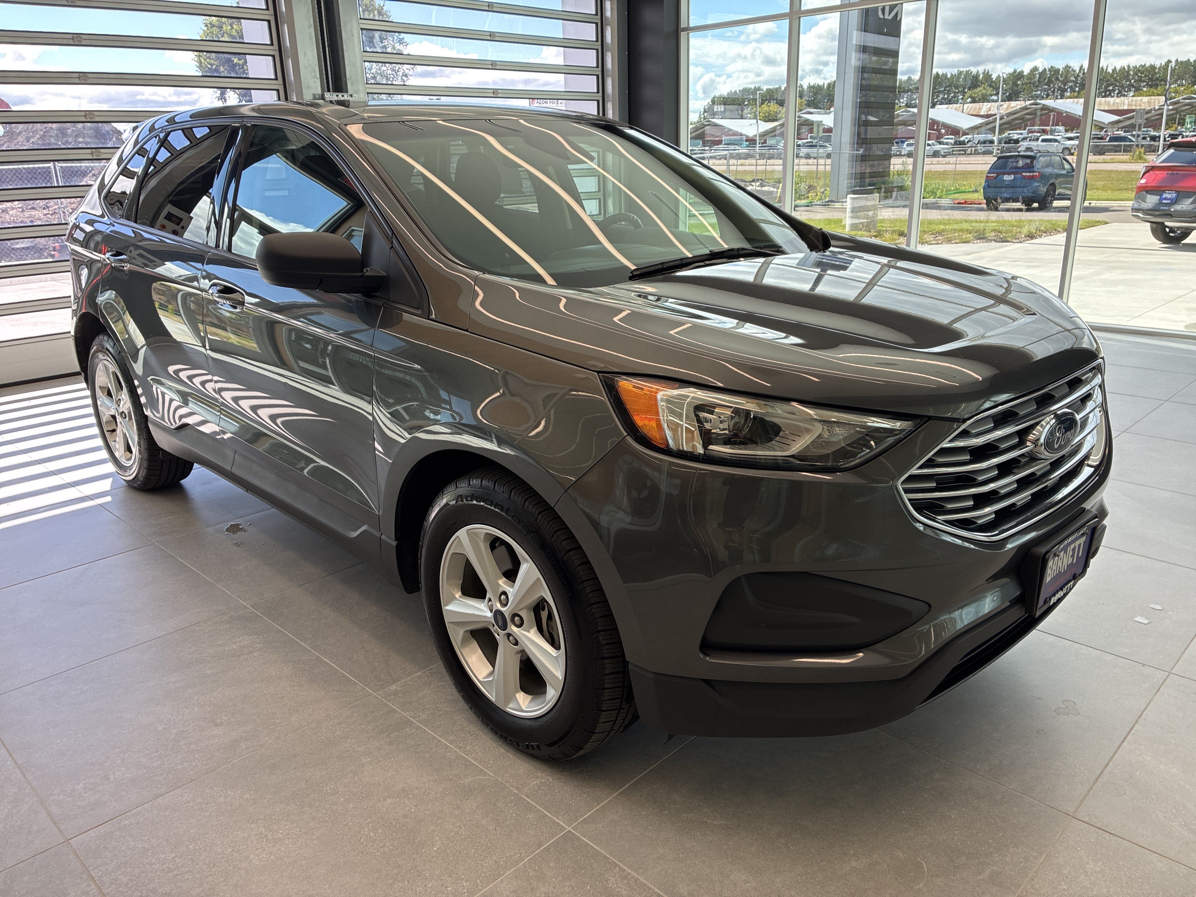 Used 2019 Ford Edge SE AWD/4WD image 2