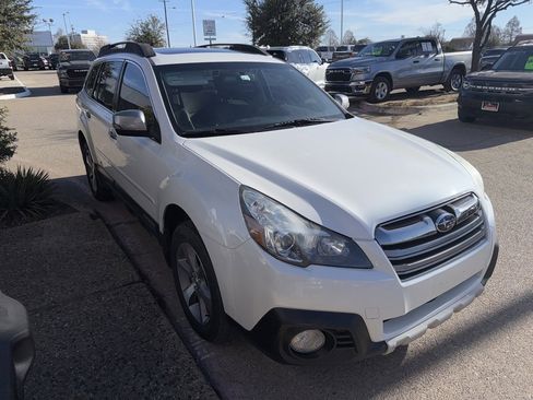 Used 2014 Subaru Outback 3.6R Limited image 2
