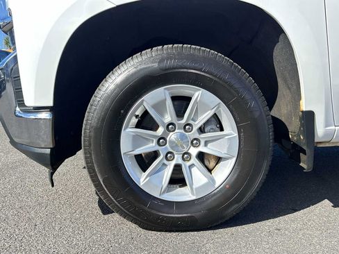 Used 2022 Chevrolet Silverado 1500 LT AWD/4WD image 17