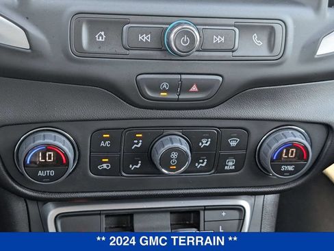 Used 2024 GMC Terrain SLE w/ Driver Convenience Package AWD/4WD image 24