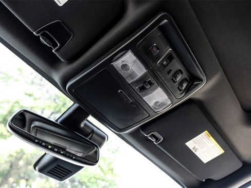 Used 2020 Nissan Titan Platinum Reserve w/ Moonroof Package image 30