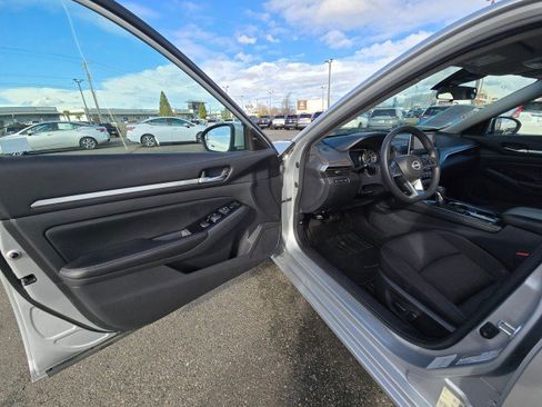 Used 2023 Nissan Altima 2.5 SV image 23