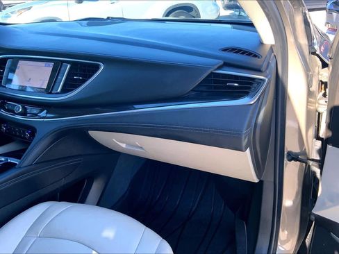Used 2020 Buick Enclave Essence w/ Sound and Sites Package image 17