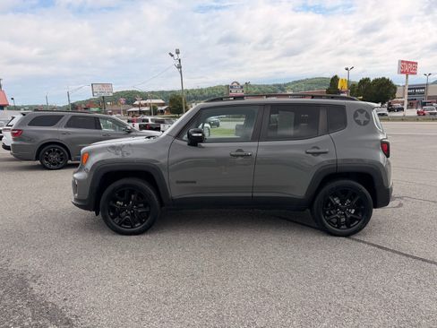 Used 2022 Jeep Renegade Altitude w/ Convenience Group AWD/4WD image 3