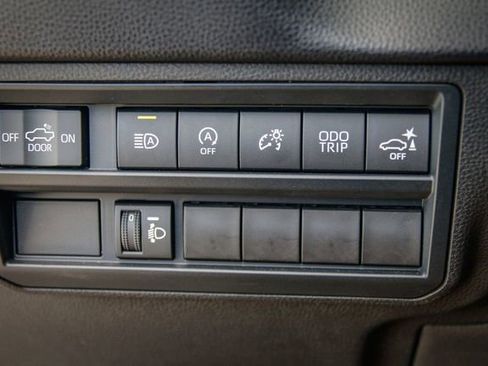 Used 2022 Toyota Tundra SR5 w/ Convenience Package RWD image 18